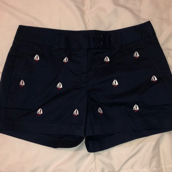 Vineyard Vines sailboat embroidered shorts! - Picture 1 of 4